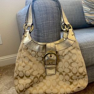 🛑 SOLD🛑 Coach Gold Hobo Bag
